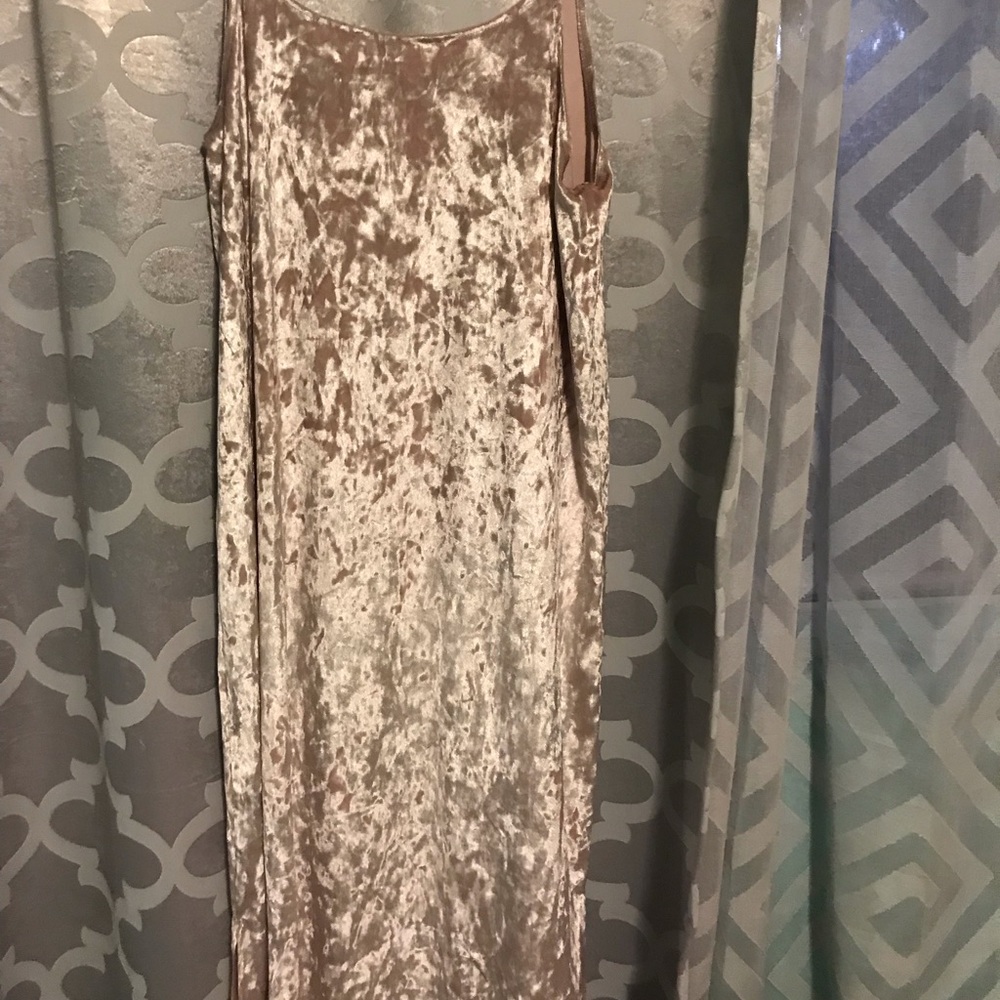 Dress - Picture 3 of 3